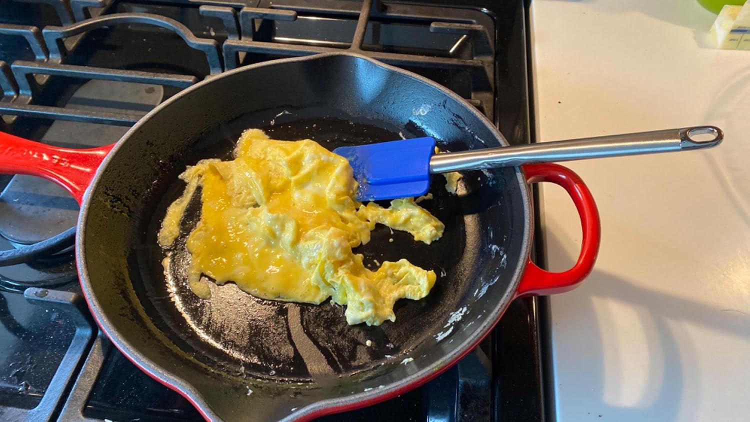 Le Creuset Enameled Cast Iron Signature Iron Handle Skillet 10.25-inch in real kitchen cooking
