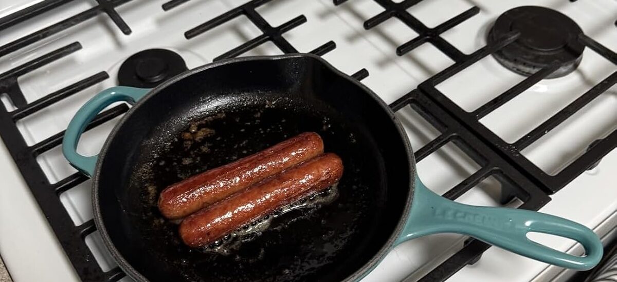 Best Cast Iron Skillet for Home Cooks: Le Creuset Enameled Cast Iron Signature Iron Handle Skillet 10.25 Review & Comparison
