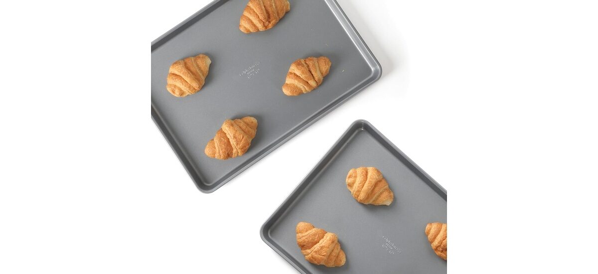 Calphalon Titan Cookie Sheet 2-Pack Set… Review: Pros & Cons