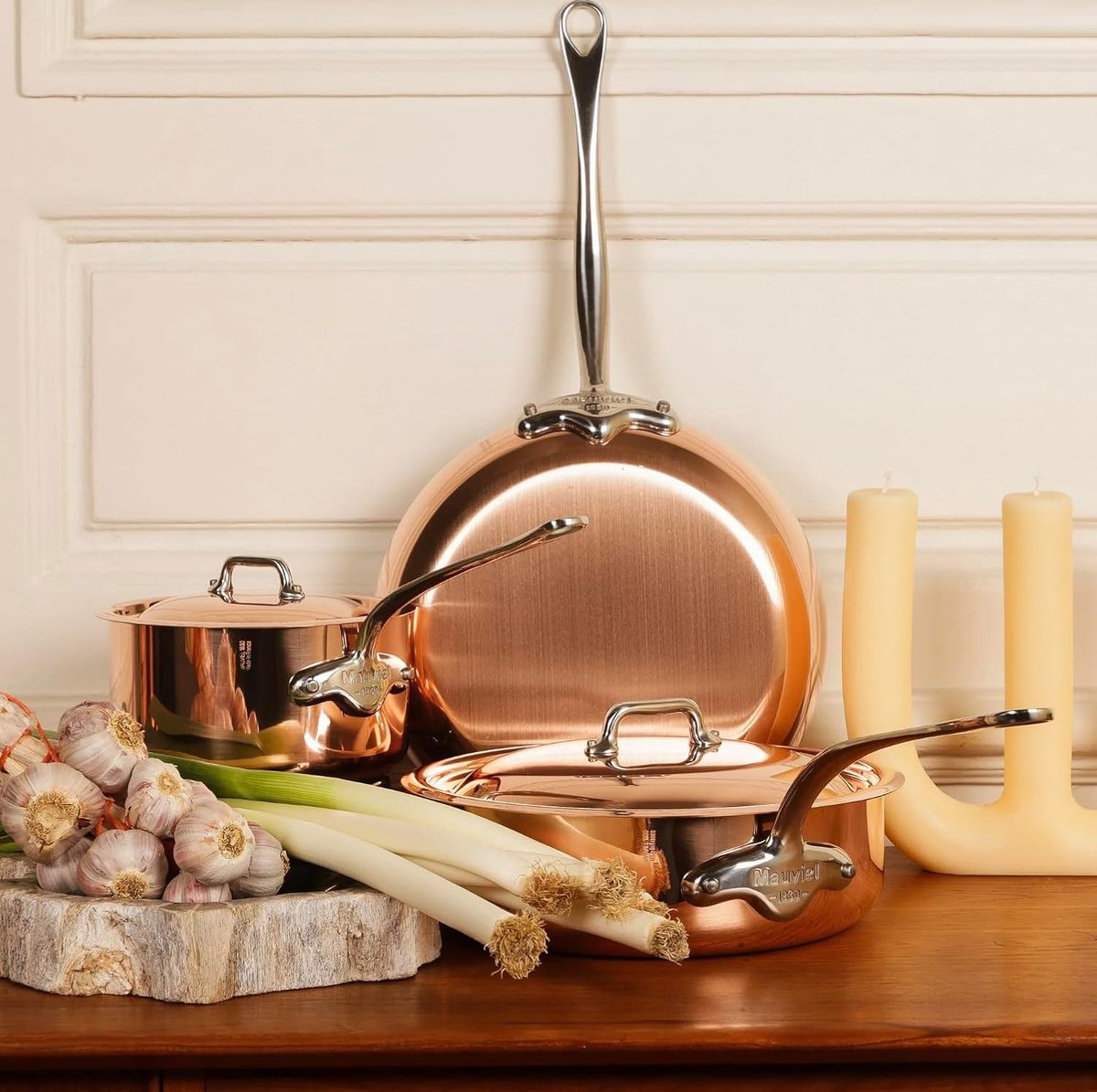  Mauviel M200 Ci Copper Round Skillet 9.5-inch — ideal for any modern kitchen
